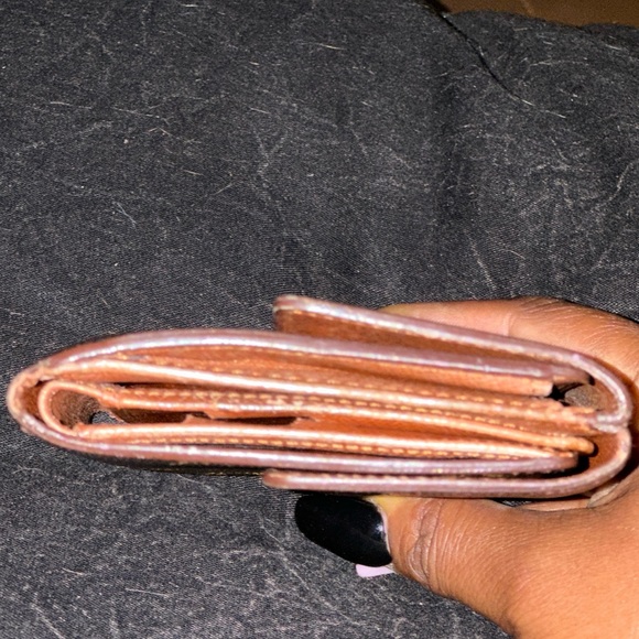 LOUIS VUITTON LV Monogram Elise Wallet - Picture 3 of 8